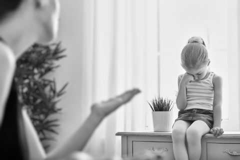 Bullying-ul adult-copil, un subiect mai putin important ca #metoo