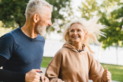 Cum să menții sănătatea oaselor după 50 de ani: activități fizice și suplimente naturale